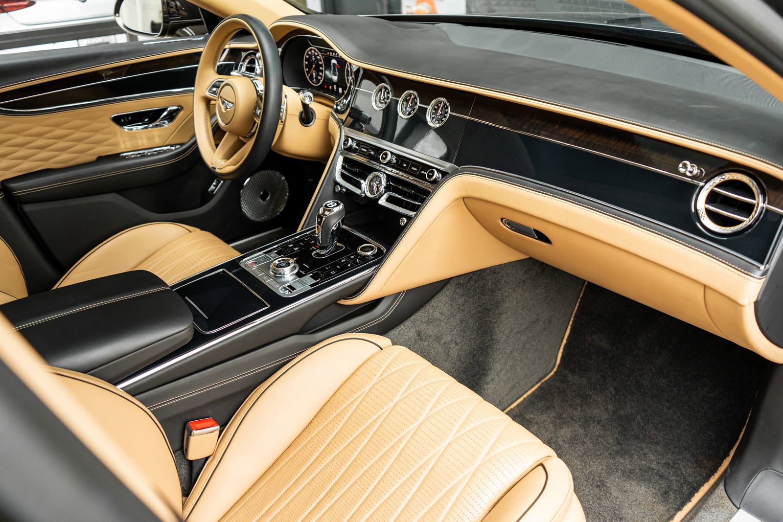 Certified 2021 Bentley Flying Spur W12 AWD/4WD image 2