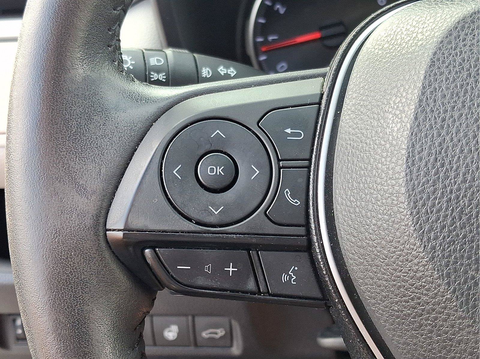 Used 2020 Toyota RAV4 XLE Premium FWD image 21