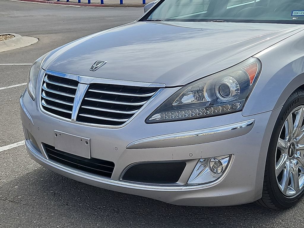 Used 2013 Hyundai Equus Signature RWD image 2