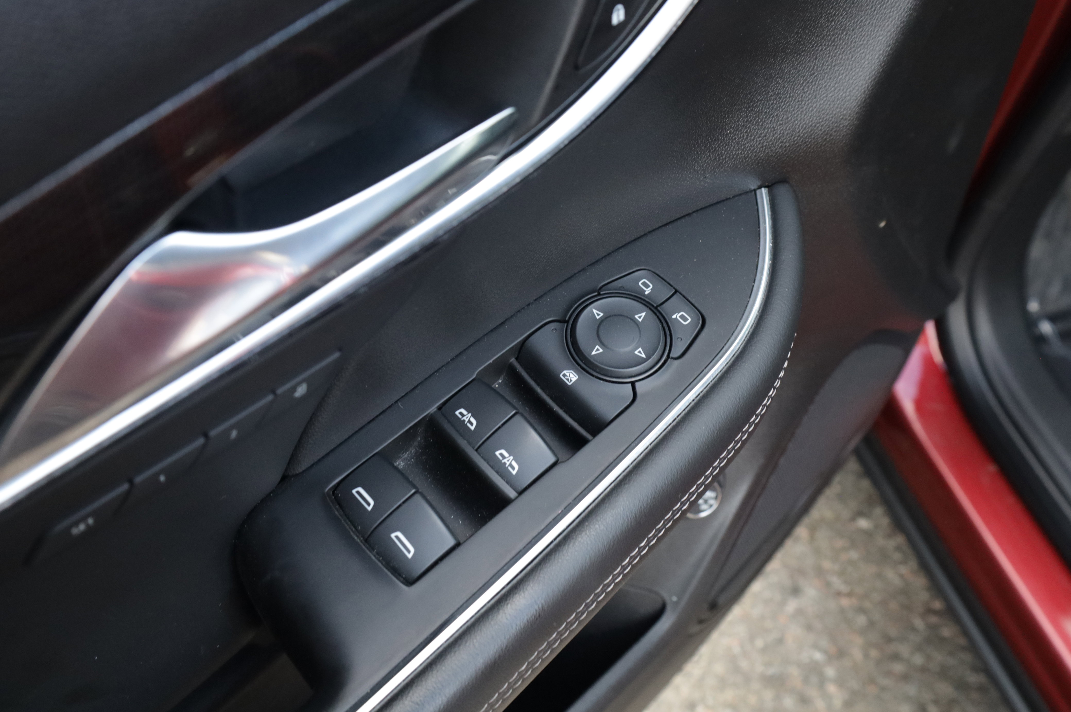 Used 2023 Buick Envision Essence w/ Sport Touring Package image 28