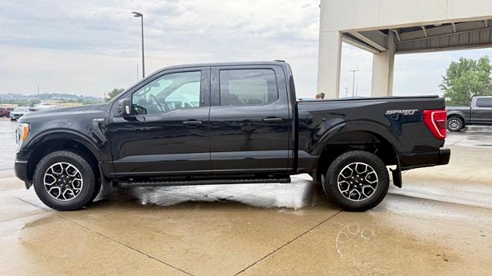 Used 2022 Ford F150 XLT w/ Equipment Group 302A High AWD/4WD image 6