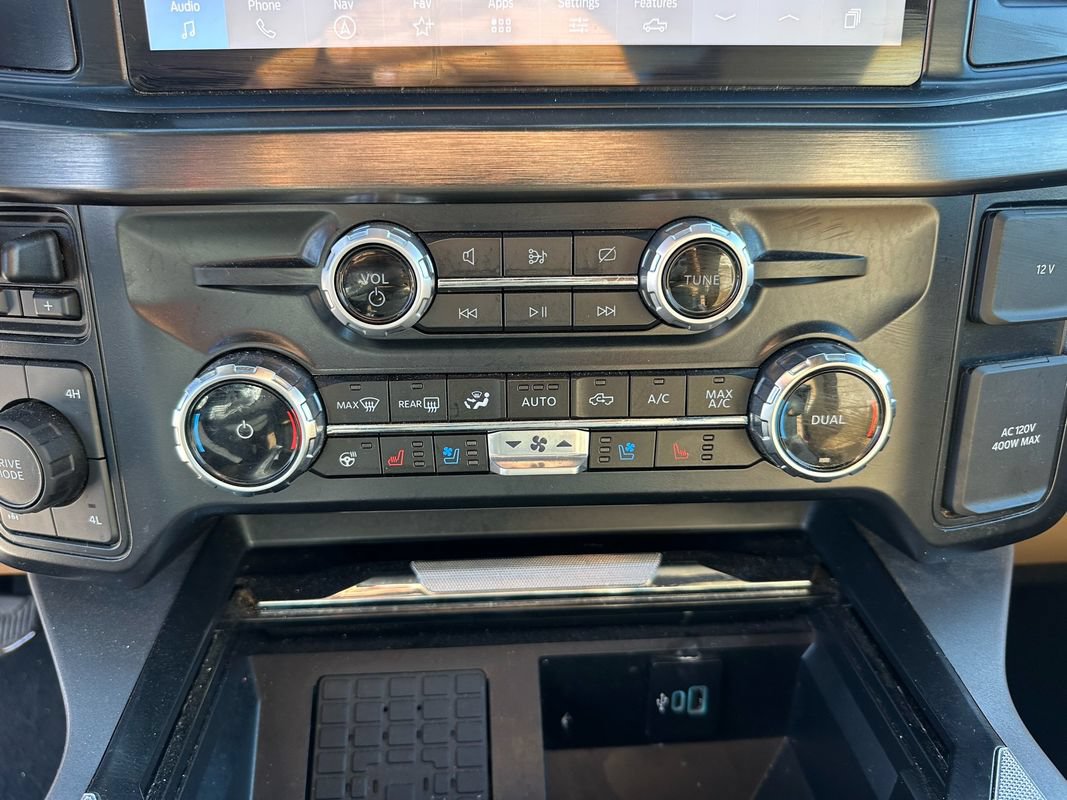 Used 2024 Ford F250 Lariat w/ Chrome Package AWD/4WD image 32