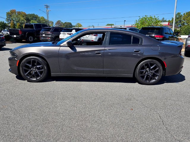 Used 2020 Dodge Charger SXT w/ Blacktop Package RWD image 10