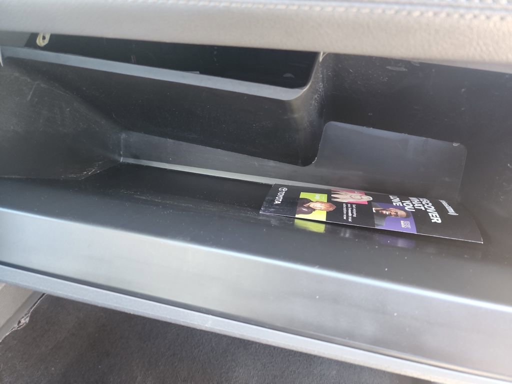 Used 2024 Toyota Sienna XLE image 24