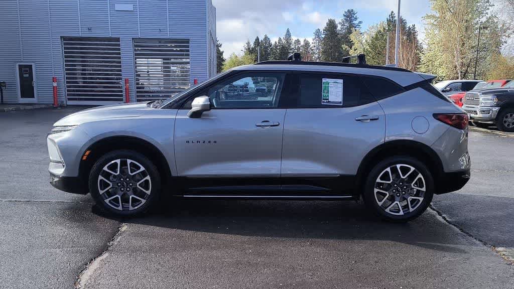 Used 2023 Chevrolet Blazer RS w/ Driver Confidence II Package image 5