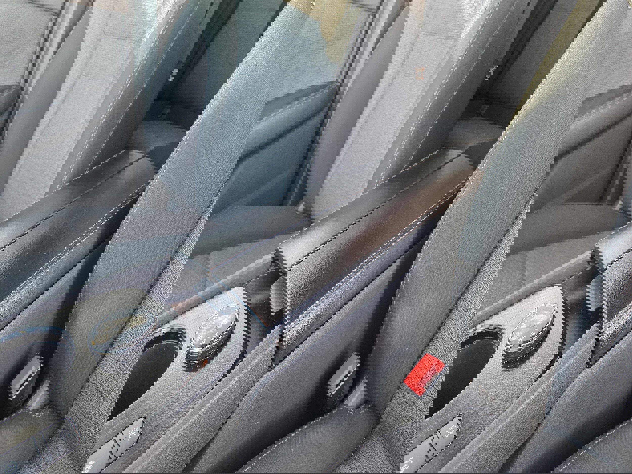 Used 2022 Nissan Rogue SV image 25