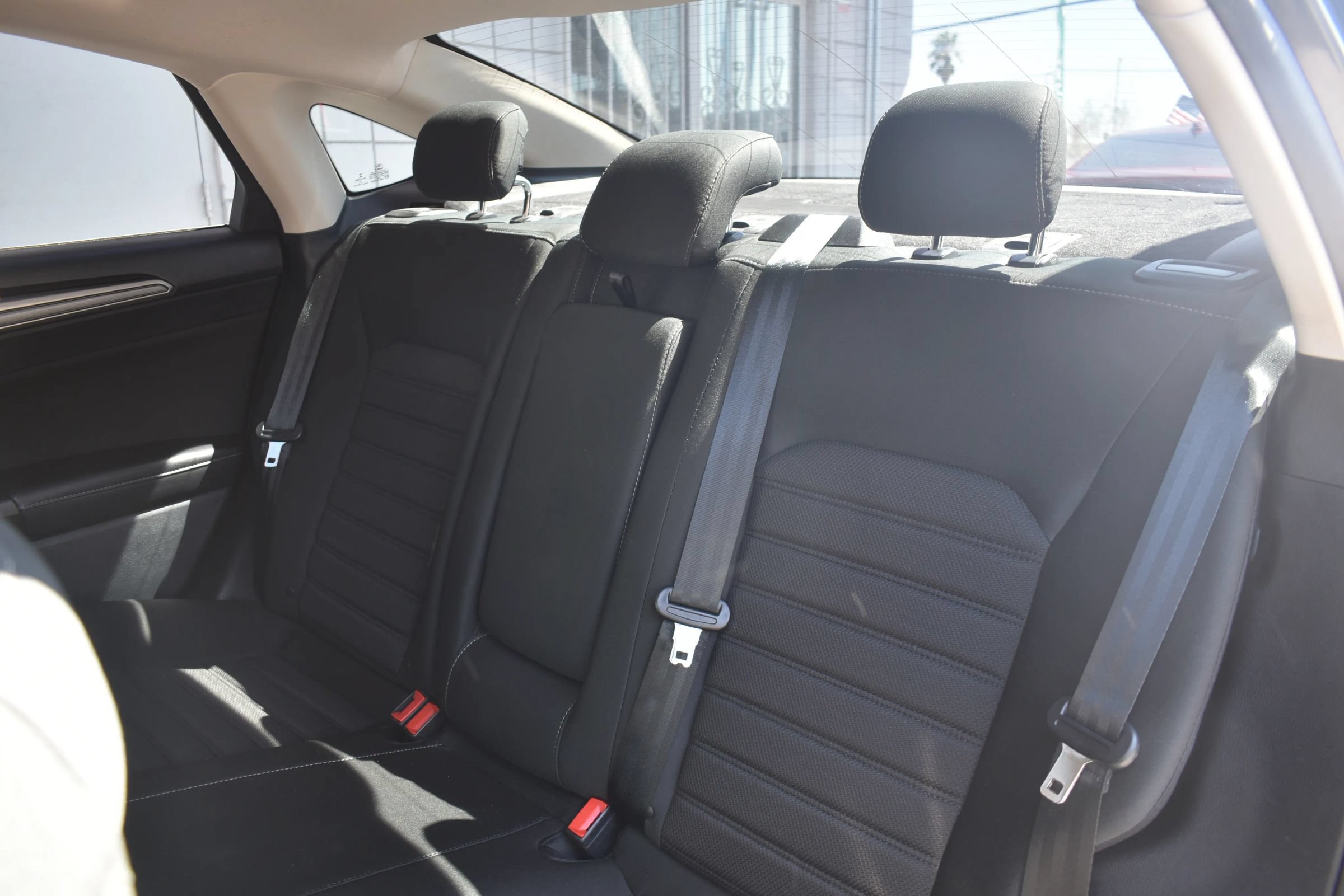 Used 2020 Ford Fusion SE FWD image 10