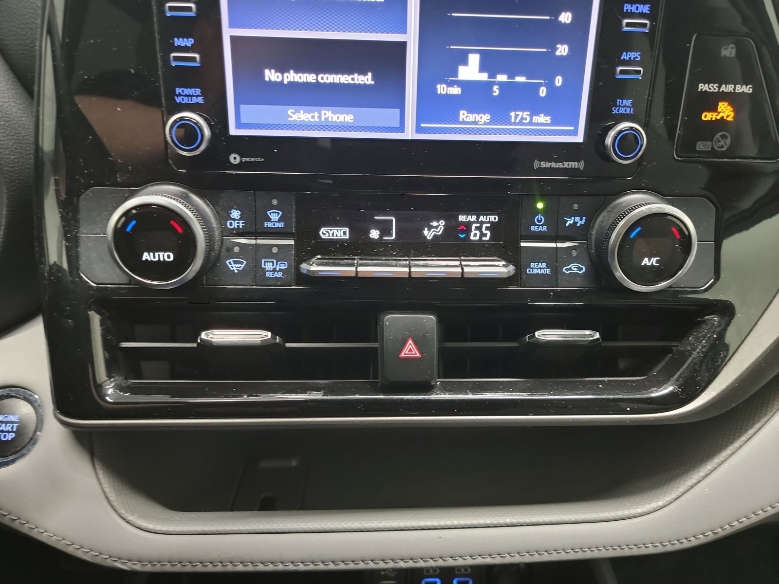 Used 2022 Toyota Highlander L image 23