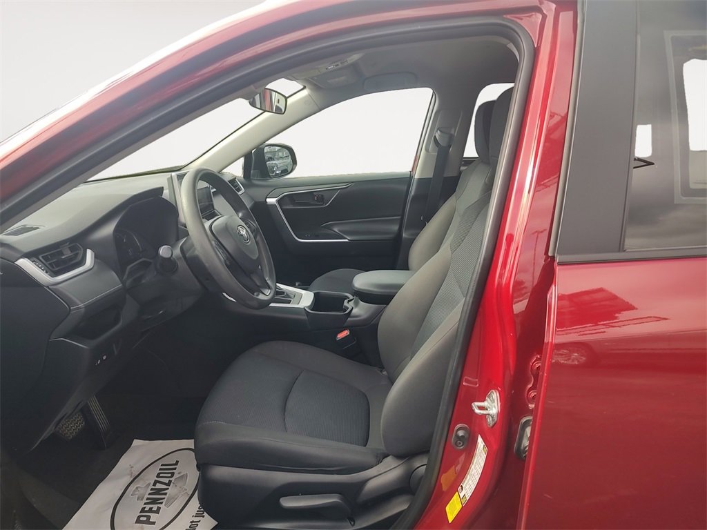 Used 2023 Toyota RAV4 LE image 9