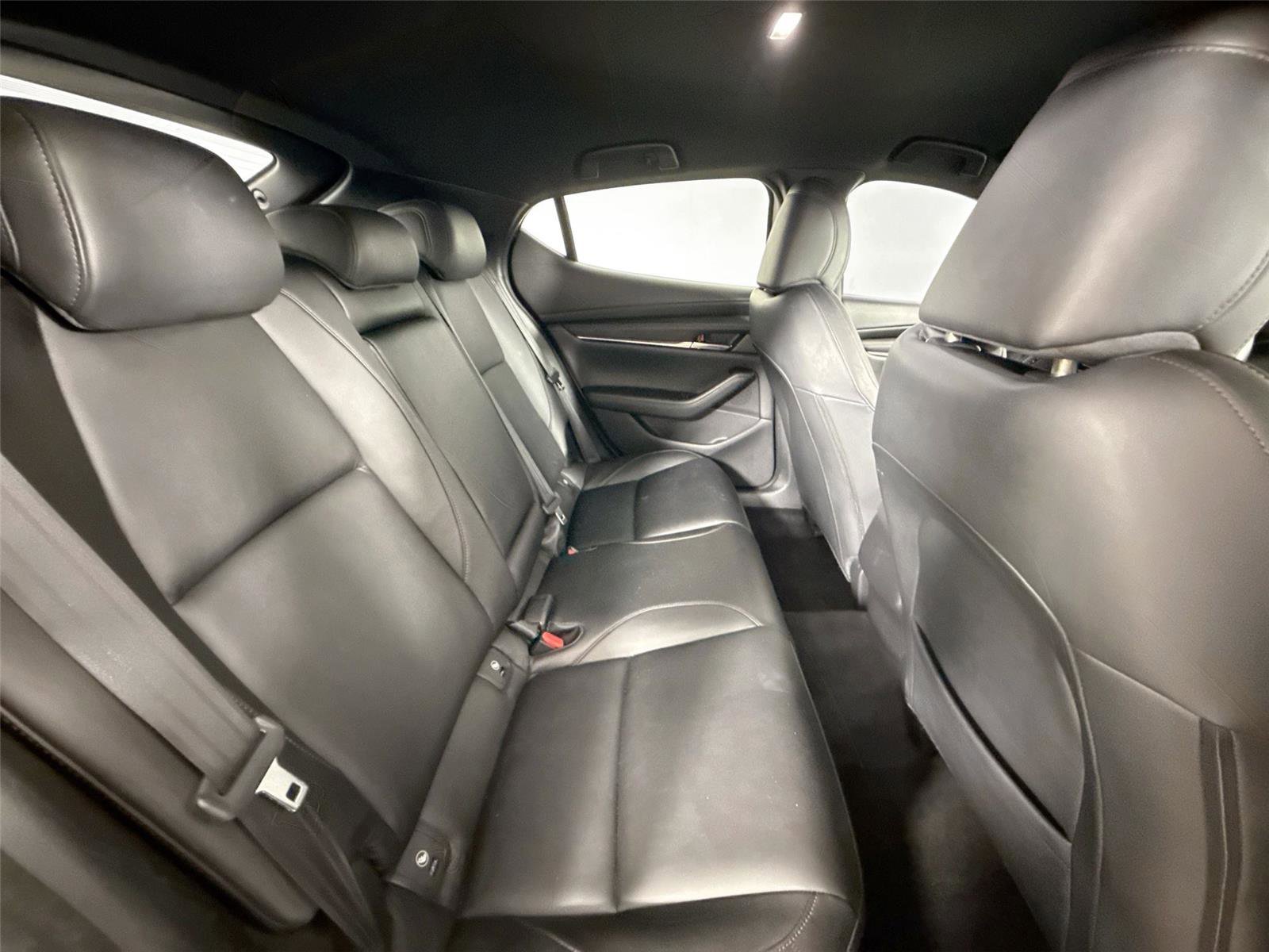 Used 2019 MAZDA MAZDA3 Hatchback image 38