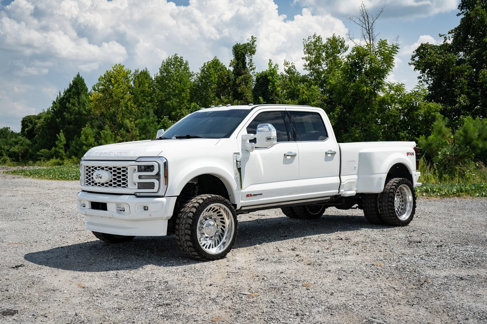 Used 2024 Ford F450 Platinum w/ FX4 Off-Road Package AWD/4WD image 11