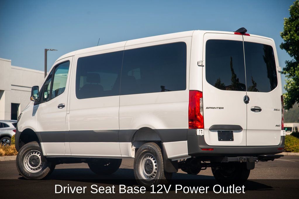 Used 2025 Mercedes-Benz Sprinter 2500 image 9
