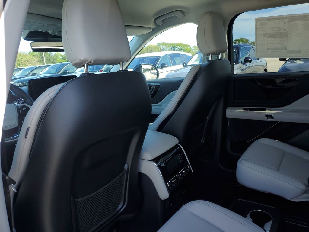 New 2026 Lincoln Aviator 2WD image 10