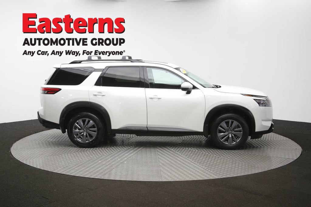 Used 2024 Nissan Pathfinder SV w/ SV Premium Package AWD/4WD image 50