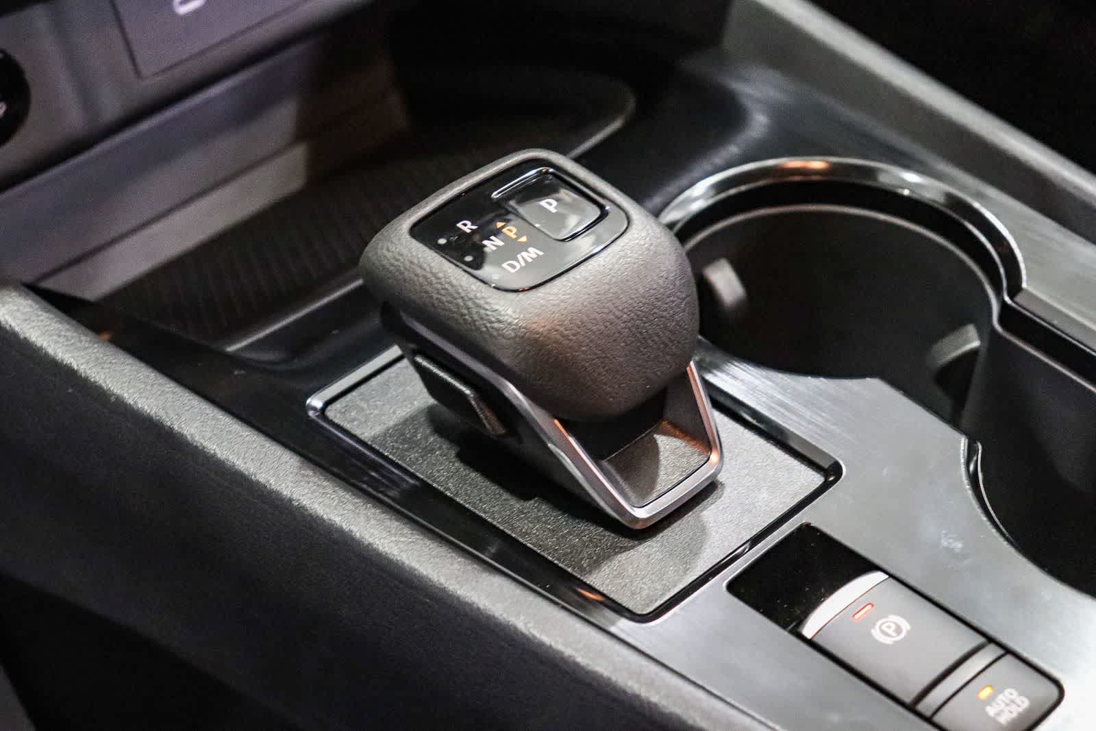 Used 2025 Nissan Rogue SV AWD/4WD image 19