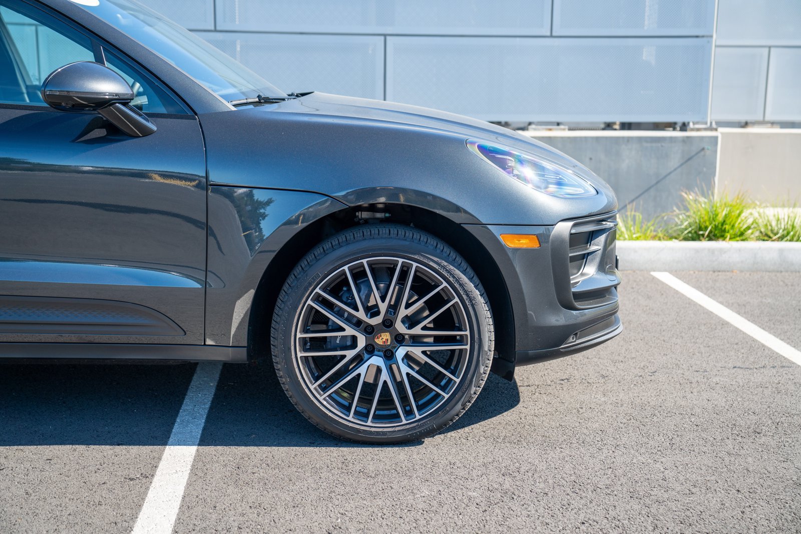 Certified 2026 Porsche Macan AWD/4WD image 9