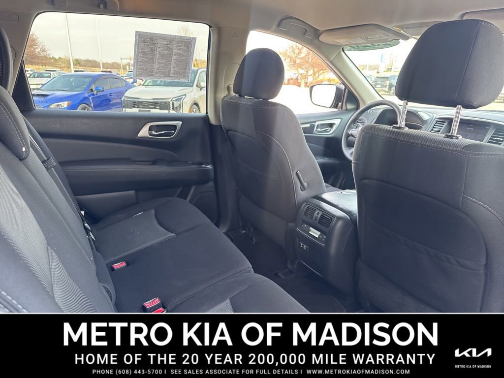 Used 2020 Nissan Pathfinder S image 31