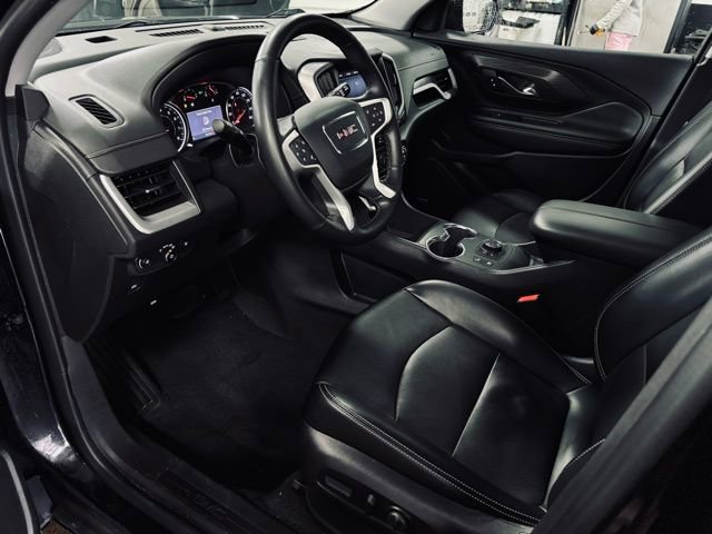 Used 2023 GMC Terrain SLT w/ Infotainment Package II image 18