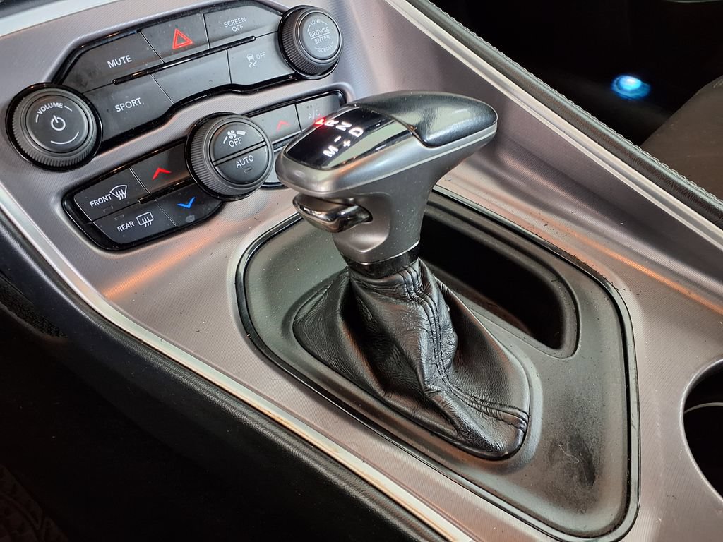 Used 2021 Dodge Challenger SXT RWD image 31