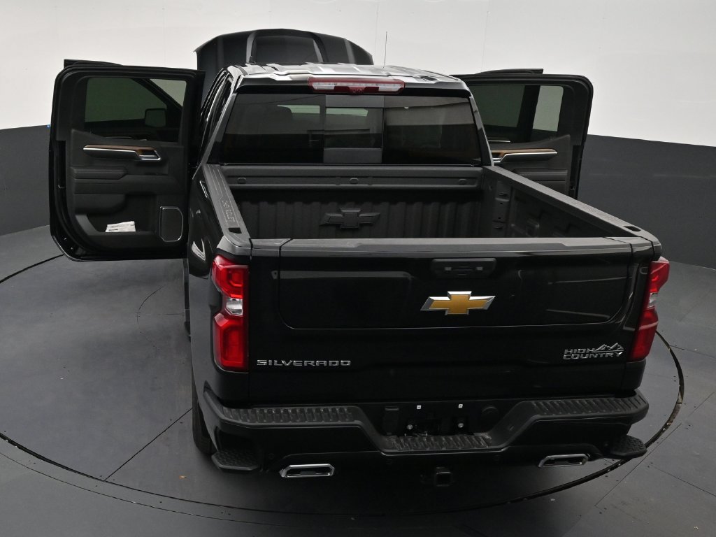 Used 2026 Chevrolet Silverado 1500 High Country w/ Technology Package RWD image 32