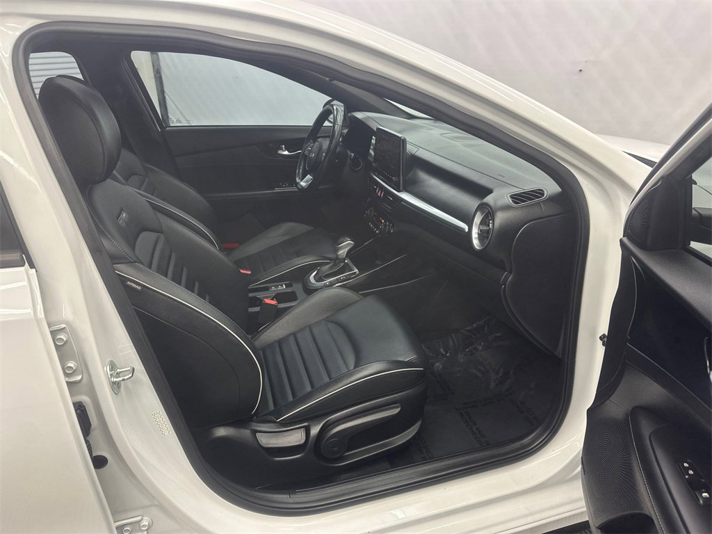 Used 2022 Kia Forte GT-Line w/ GT-Line Premium Package image 14