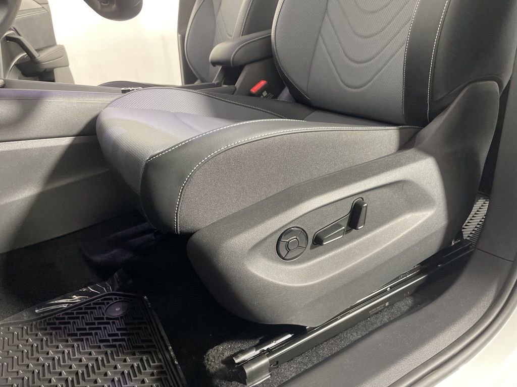 New 2026 Volkswagen Tiguan SE AWD/4WD image 11