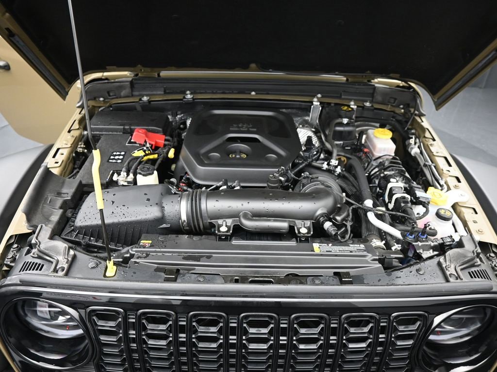 Used 2025 Jeep Wrangler Sport image 12