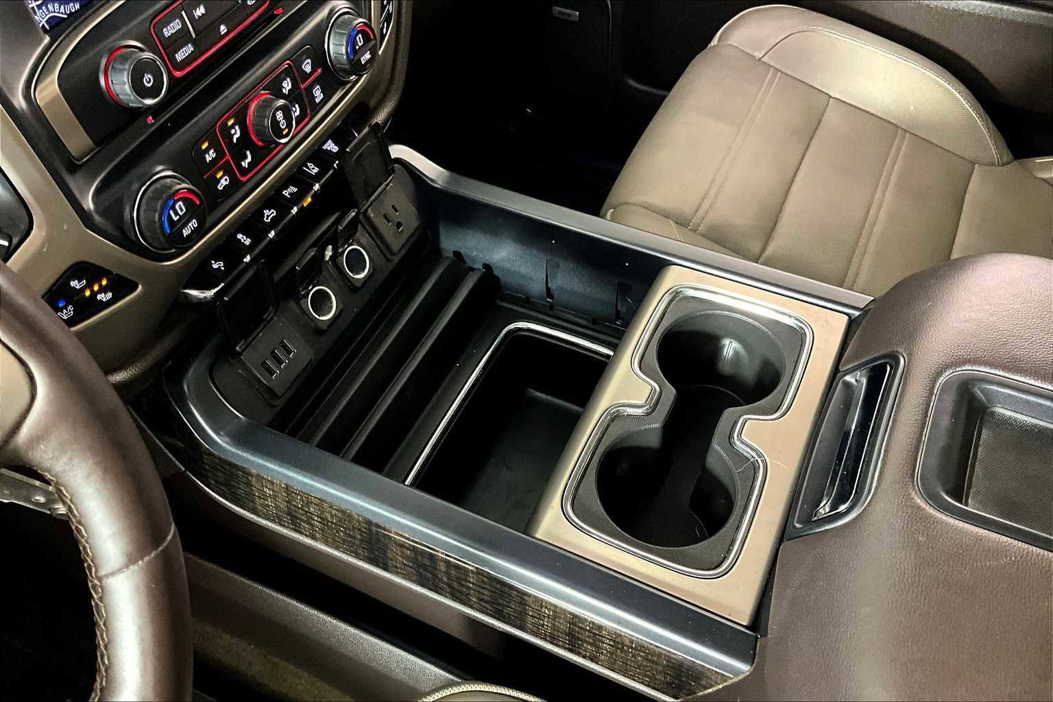 Used 2015 GMC Sierra 3500 Denali w/ Duramax Plus Package image 15