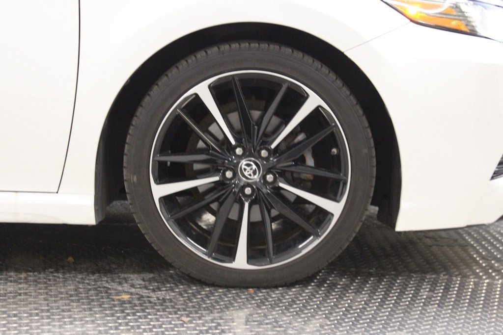 Used 2018 Toyota Camry XSE image 20