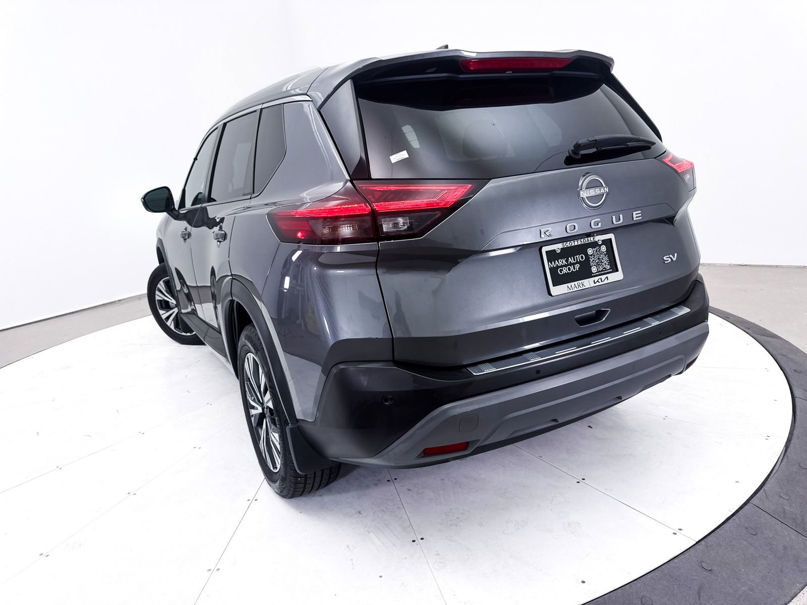 Used 2022 Nissan Rogue SV w/ SV Premium Package image 7