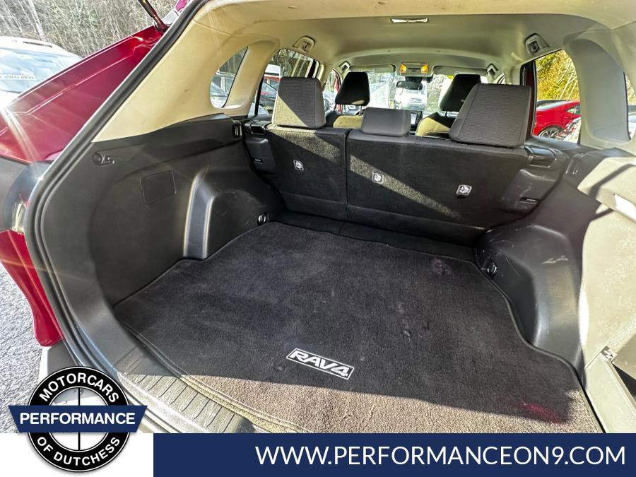 Used 2019 Toyota RAV4 LE w/ Carpet Mat Package AWD/4WD image 38