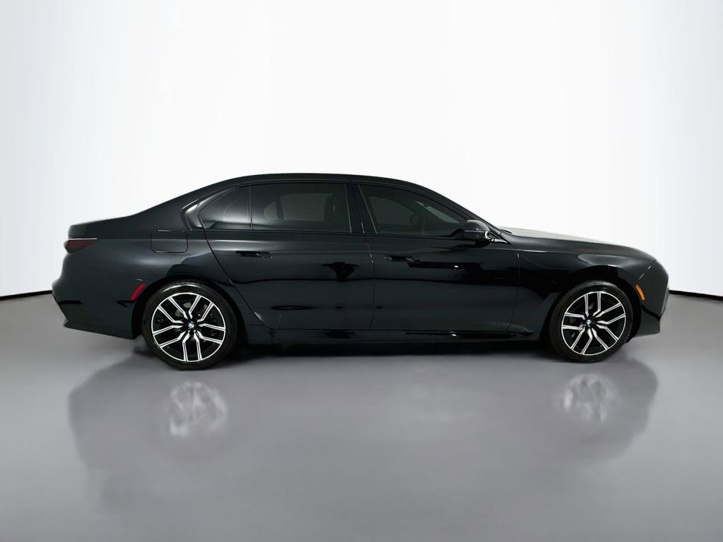 Used 2025 BMW 740i xDrive AWD/4WD image 7