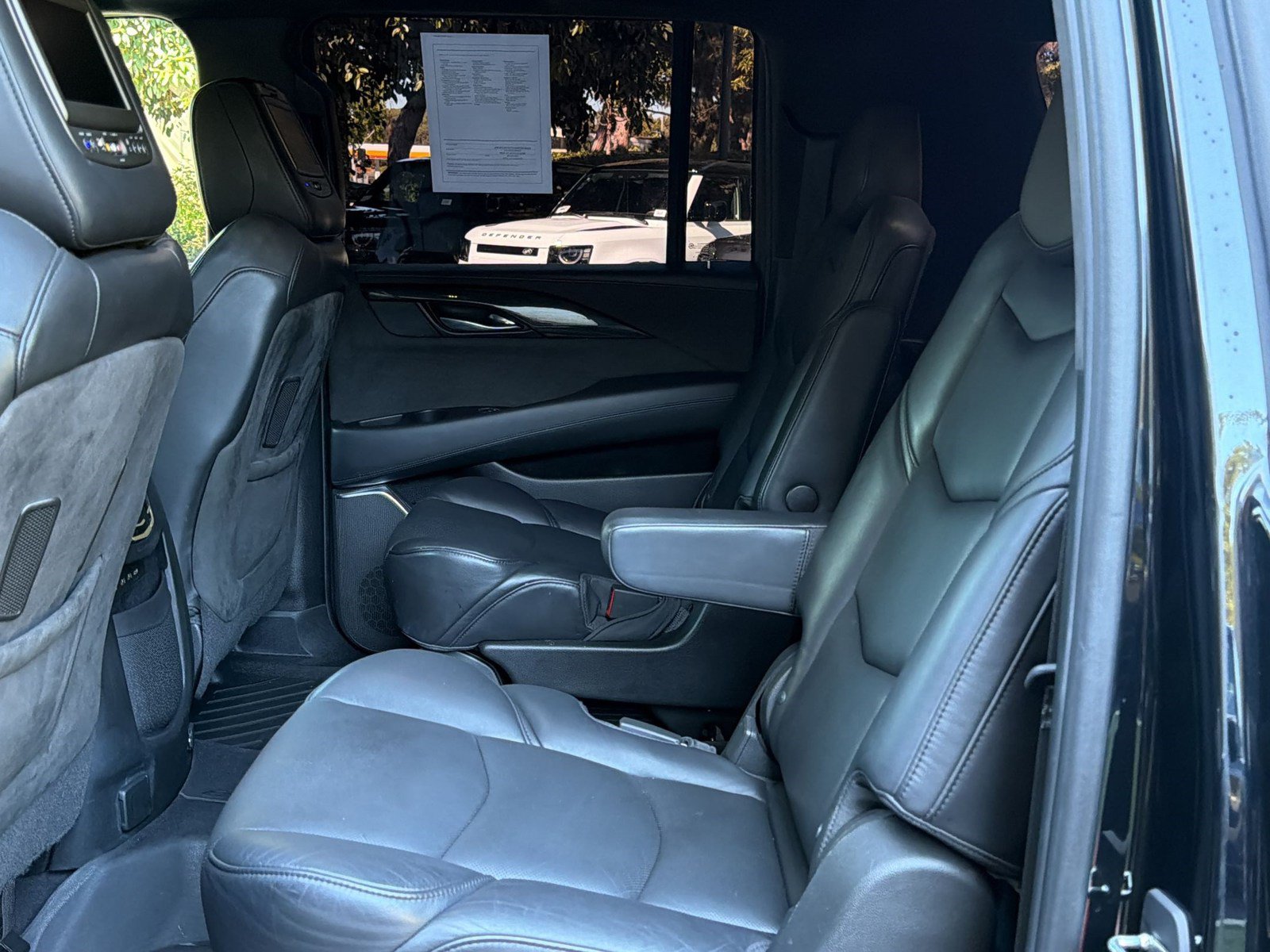 Used 2019 Cadillac Escalade ESV Platinum AWD/4WD image 22