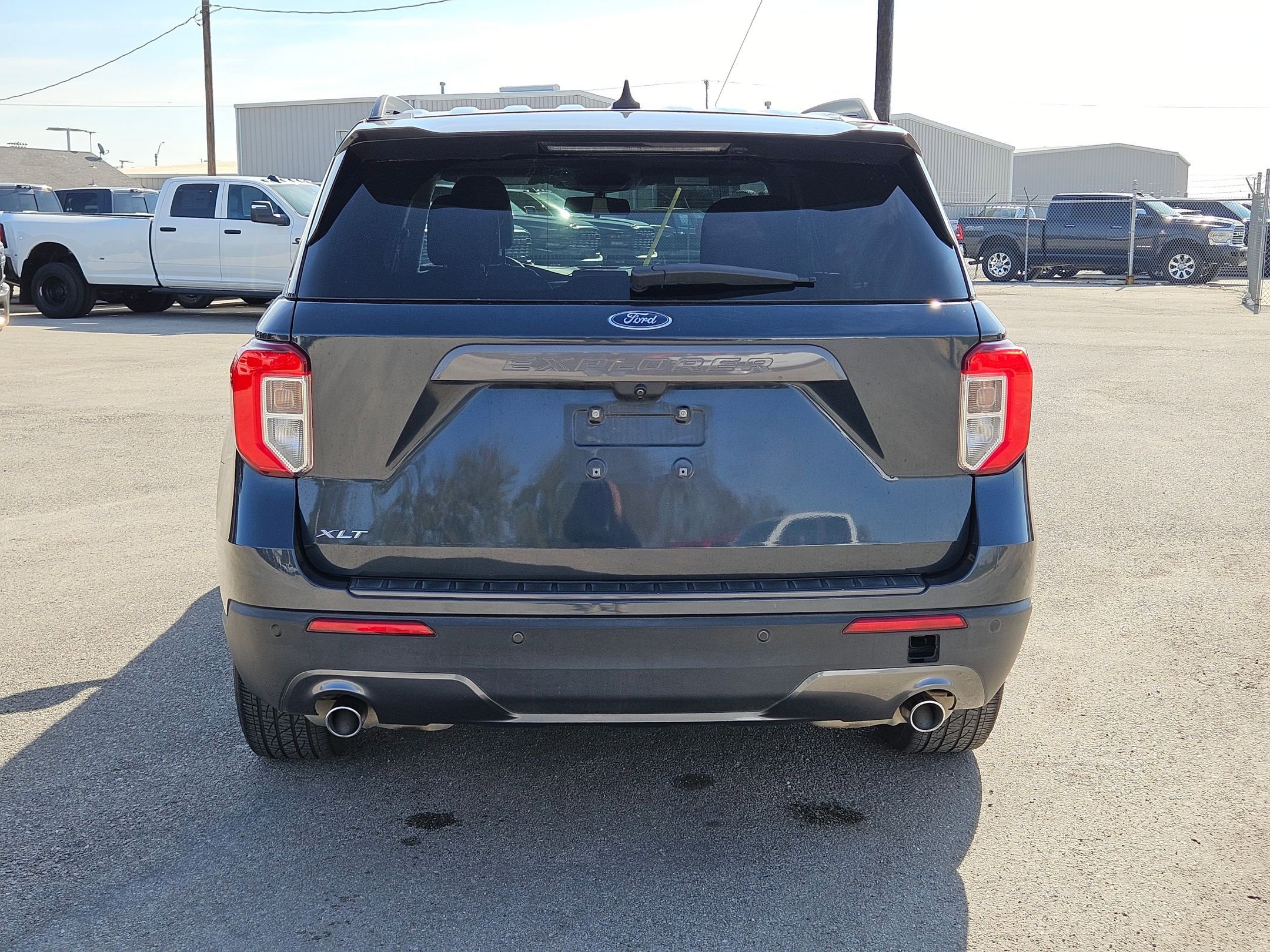 Used 2022 Ford Explorer XLT w/ Equipment Group 202A image 4