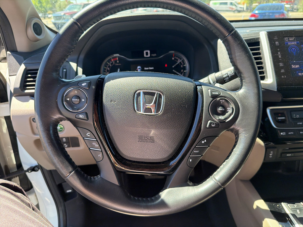Used 2017 Honda Pilot Touring image 11