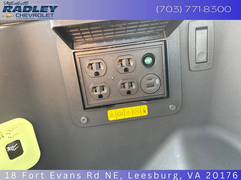 Used 2025 Ford F150 Lightning Lariat image 11