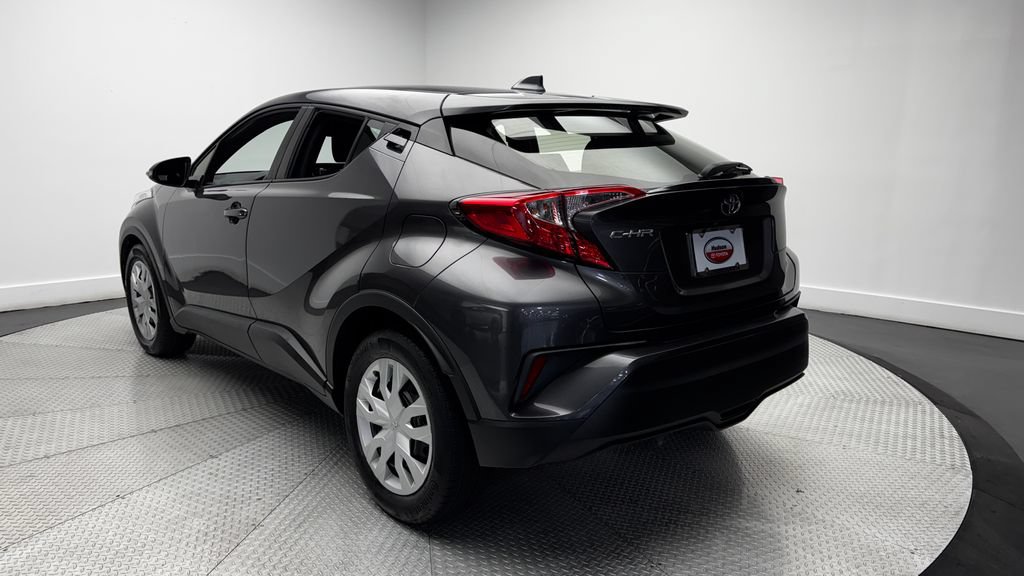 Used 2019 Toyota C-HR LE FWD image 32