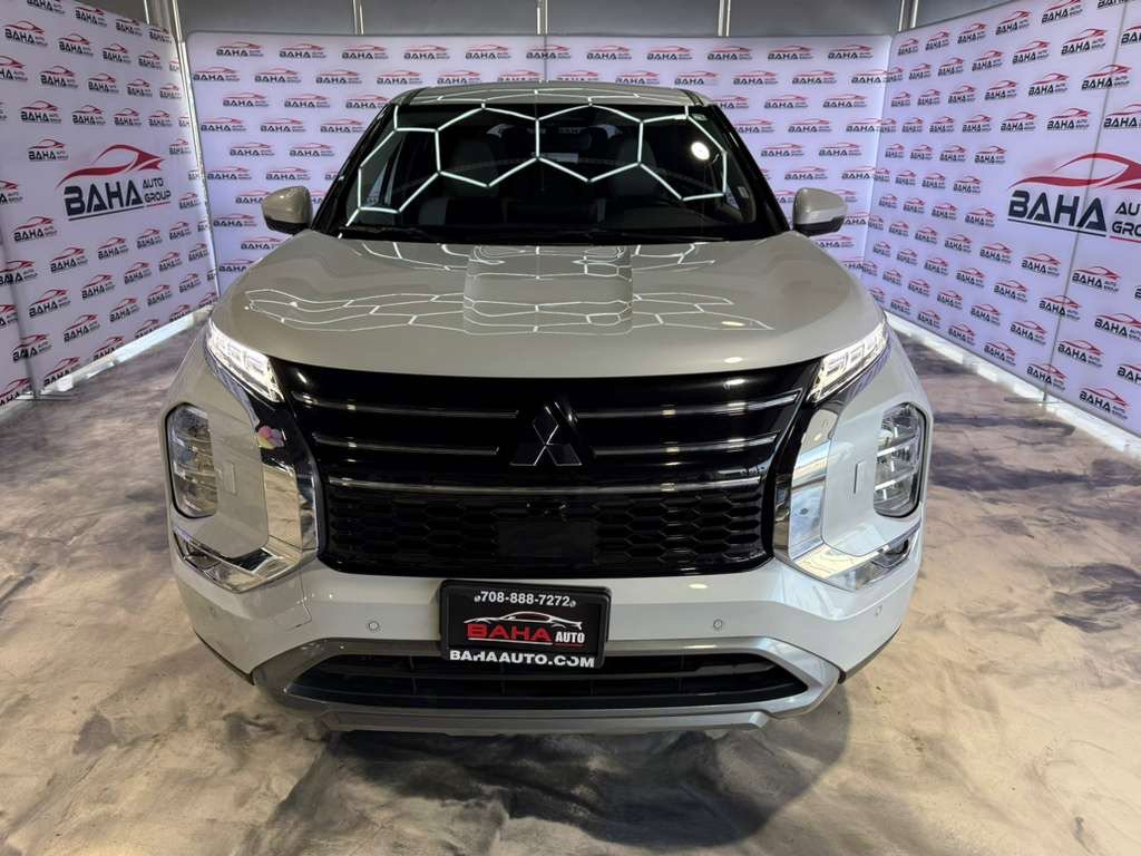 Used 2025 Mitsubishi Outlander Trail Edition image 4