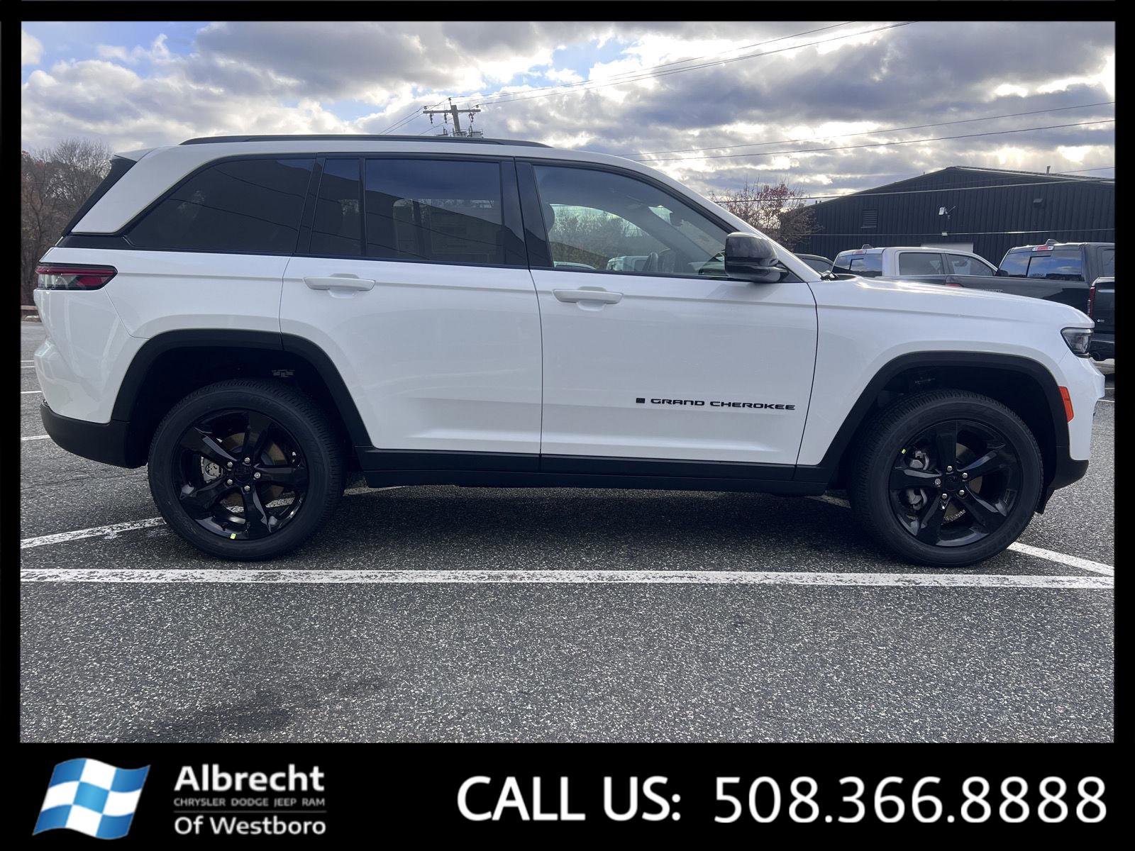 New 2025 Jeep Grand Cherokee Altitude image 6