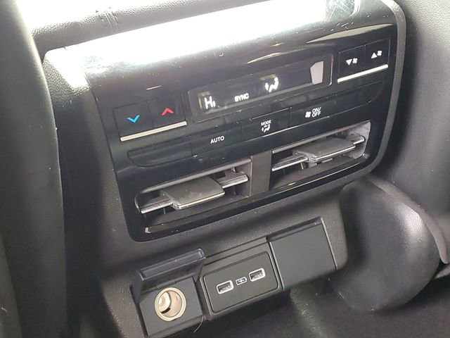 Used 2022 Acura MDX SH-AWD image 12