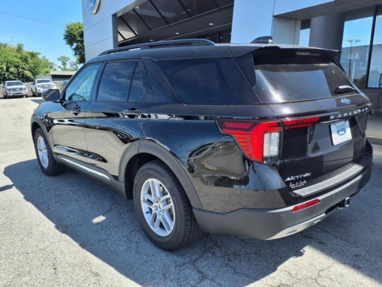 New 2025 Ford Explorer Active w/ Active Comfort Package image 3