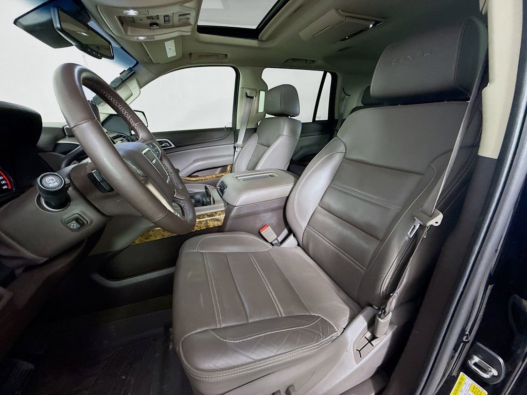 Used 2015 GMC Yukon Denali w/ Premium Package image 11