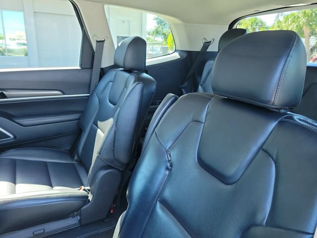 Used 2023 Kia Telluride S FWD image 11