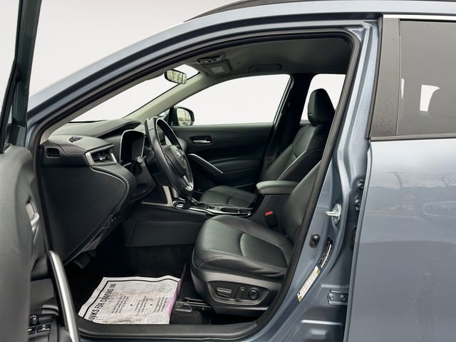 Used 2023 Toyota Corolla Cross XLE image 9