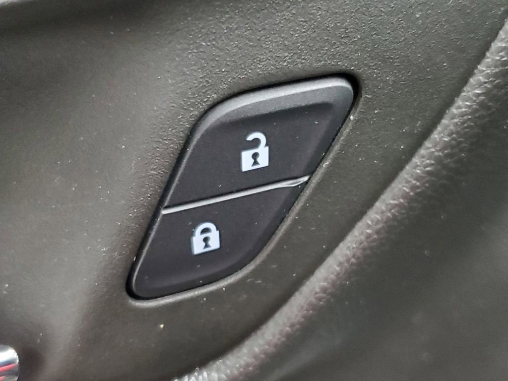 Certified 2025 Chevrolet Trax RS w/ Driver Confidence Package image 26