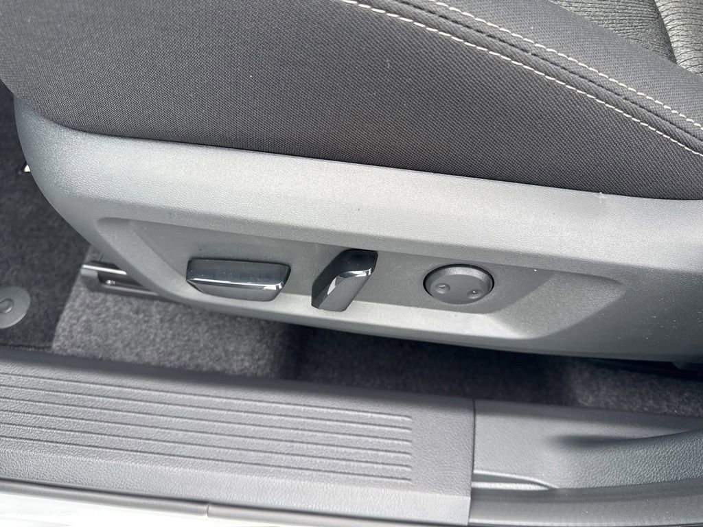 New 2026 Nissan Rogue SV FWD image 22