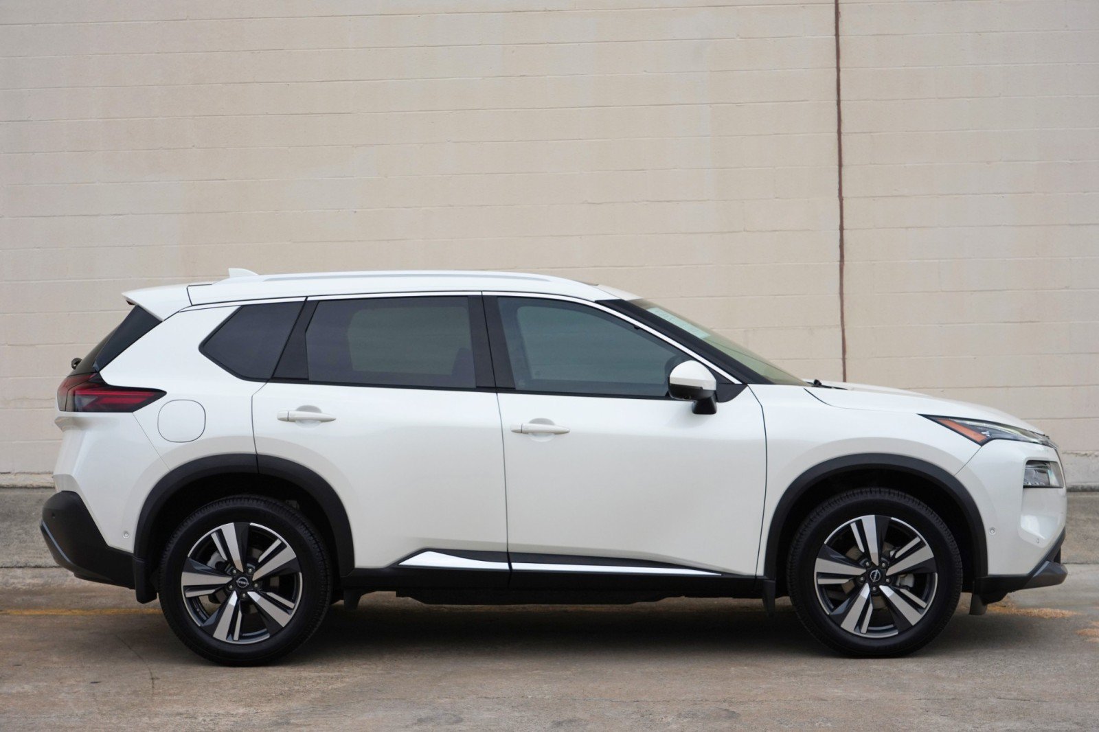 Used 2023 Nissan Rogue SL w/ SL Premium Package FWD image 51