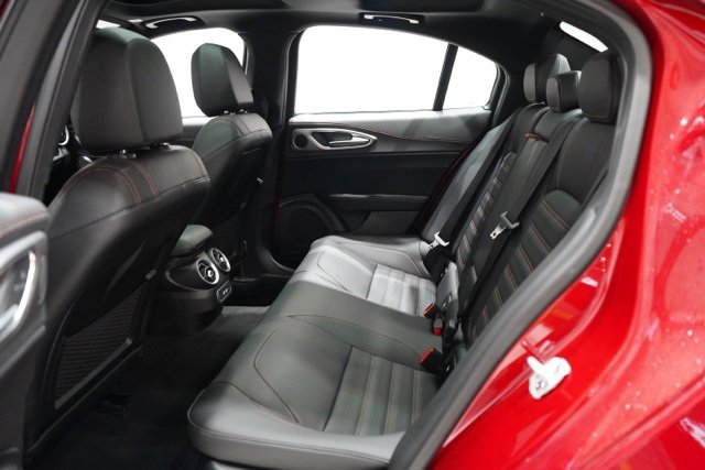 New 2025 Alfa Romeo Giulia Intensa AWD w/ Driving Assist Package image 31