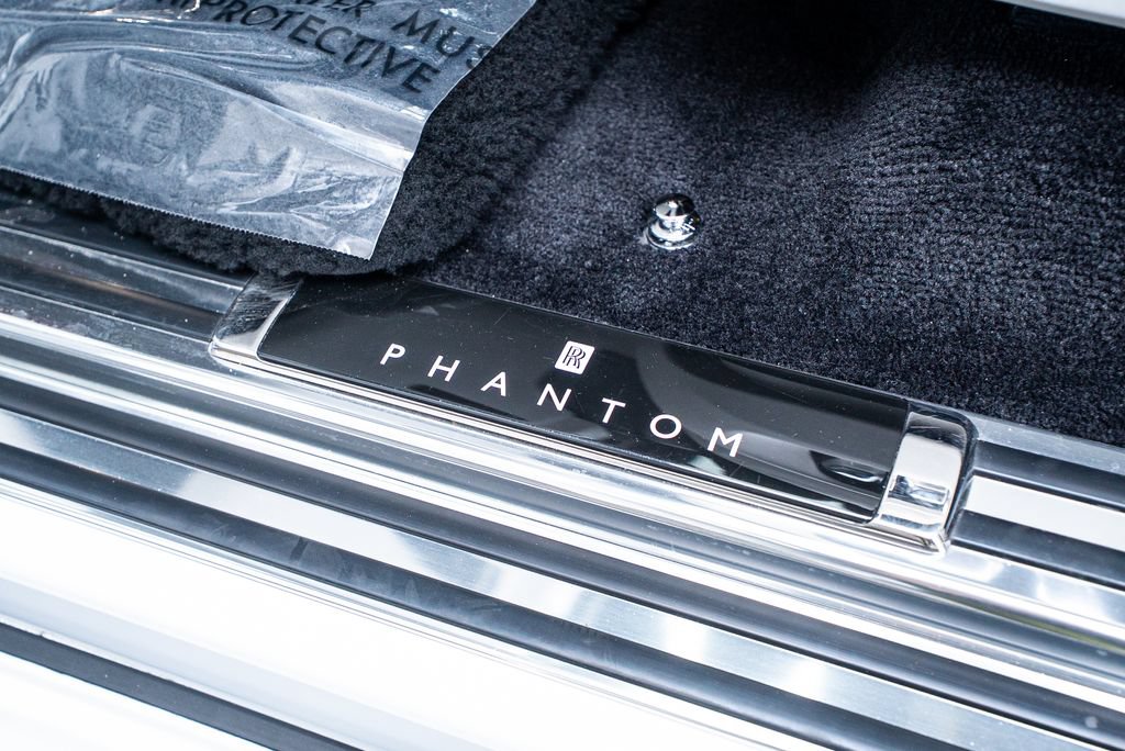 Used 2022 Rolls-Royce Phantom Sedan w/ The Phantom Package RWD image 44