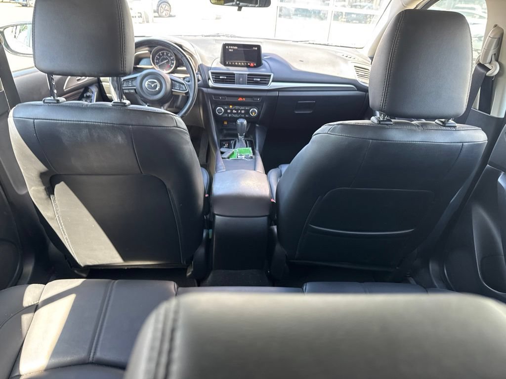 Used 2018 MAZDA MAZDA3 Touring FWD image 16